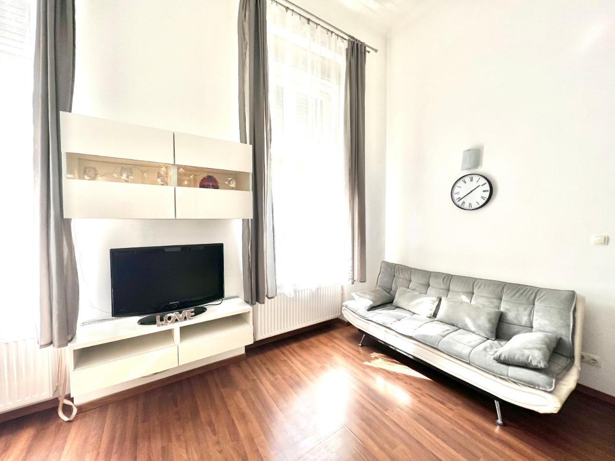 Ricky Apartment Budapest Extérieur photo