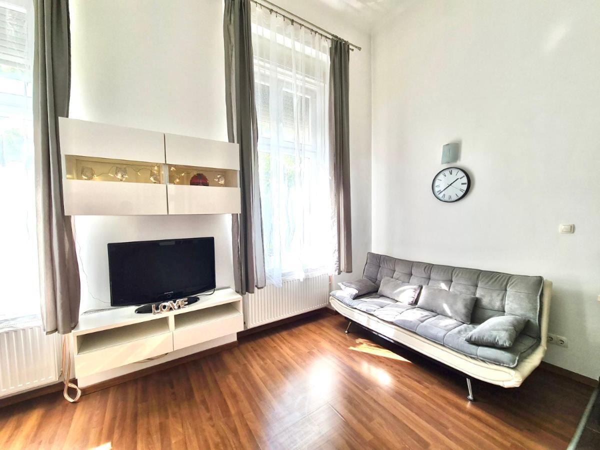 Ricky Apartment Budapest Extérieur photo