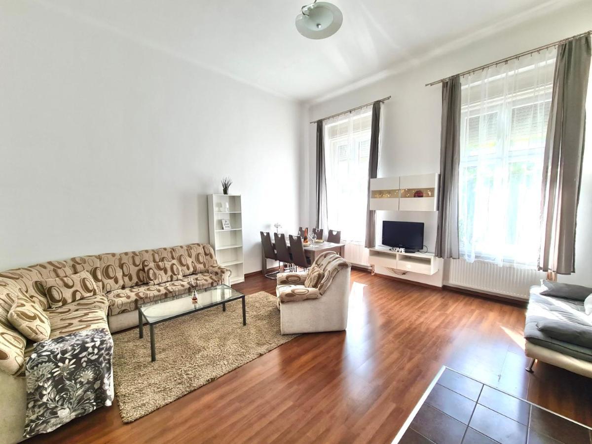 Ricky Apartment Budapest Extérieur photo