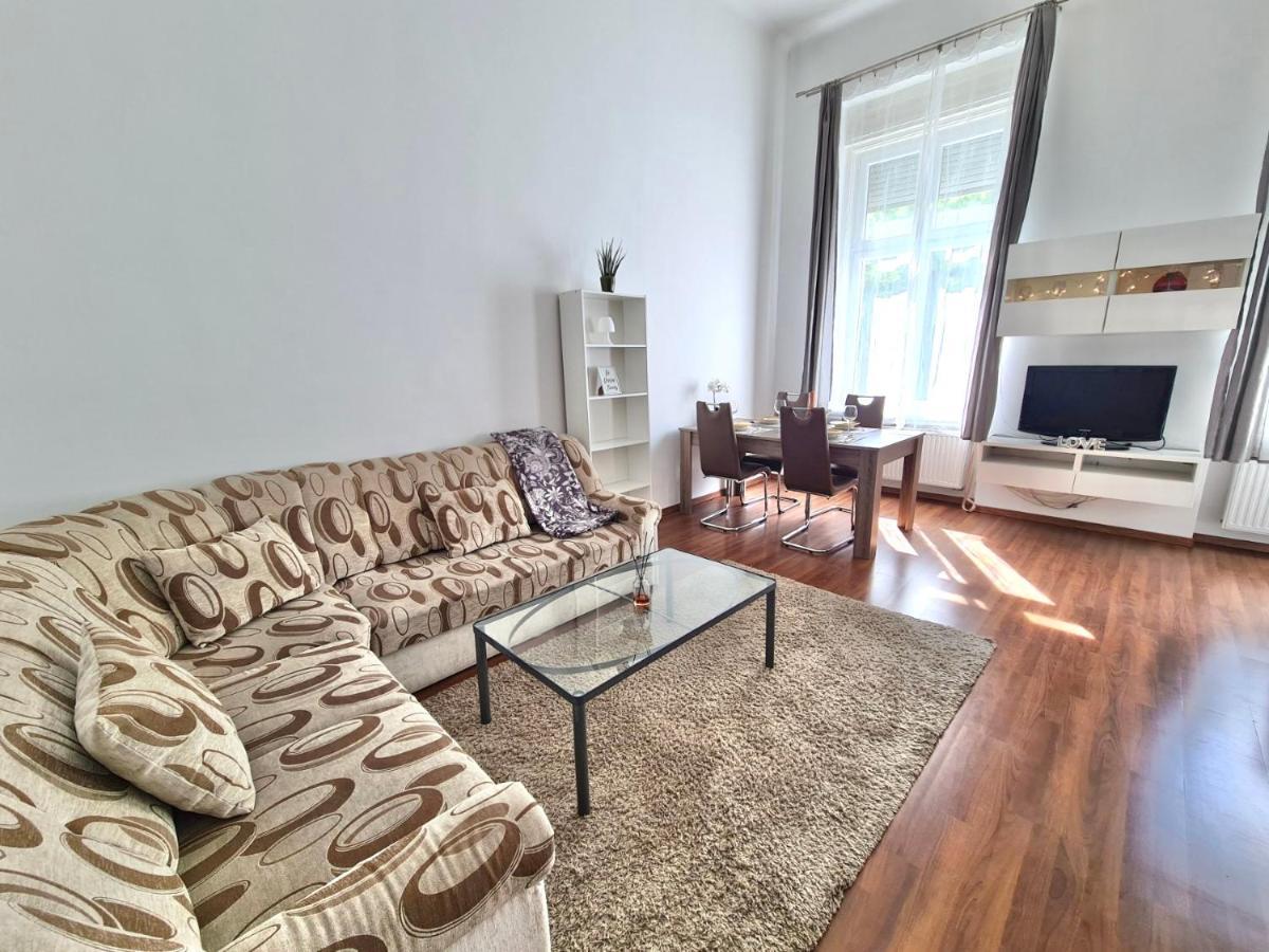 Ricky Apartment Budapest Extérieur photo